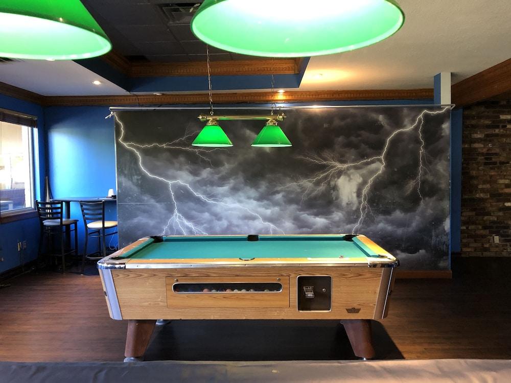 Ramada By Wyndham Saginaw Hotel & Suites Dış mekan fotoğraf
