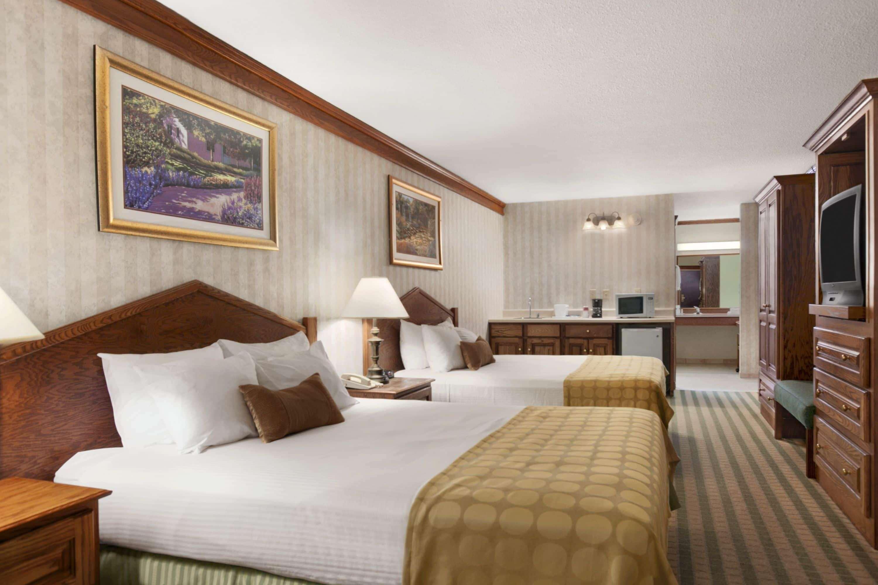 Ramada By Wyndham Saginaw Hotel & Suites Dış mekan fotoğraf