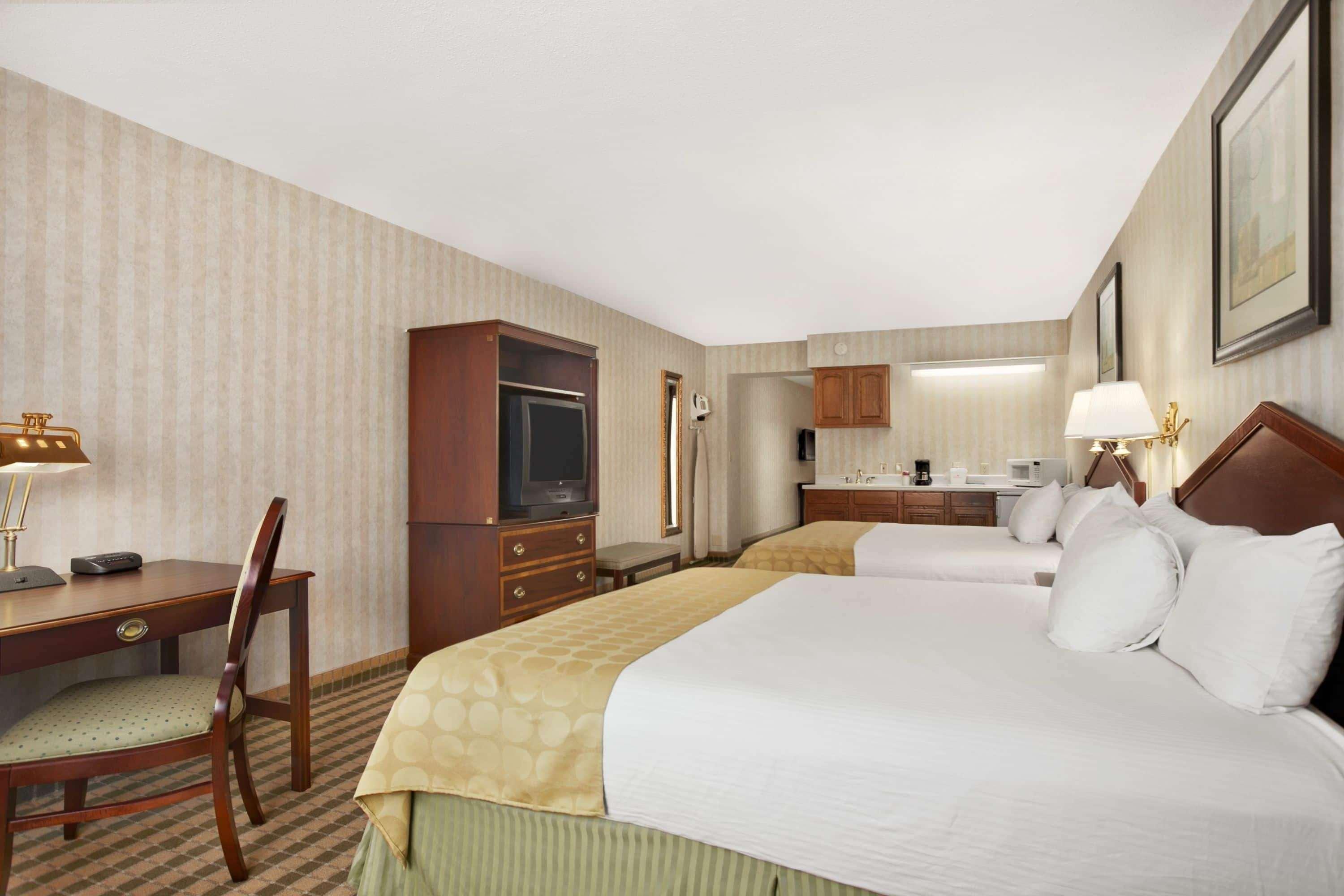 Ramada By Wyndham Saginaw Hotel & Suites Dış mekan fotoğraf