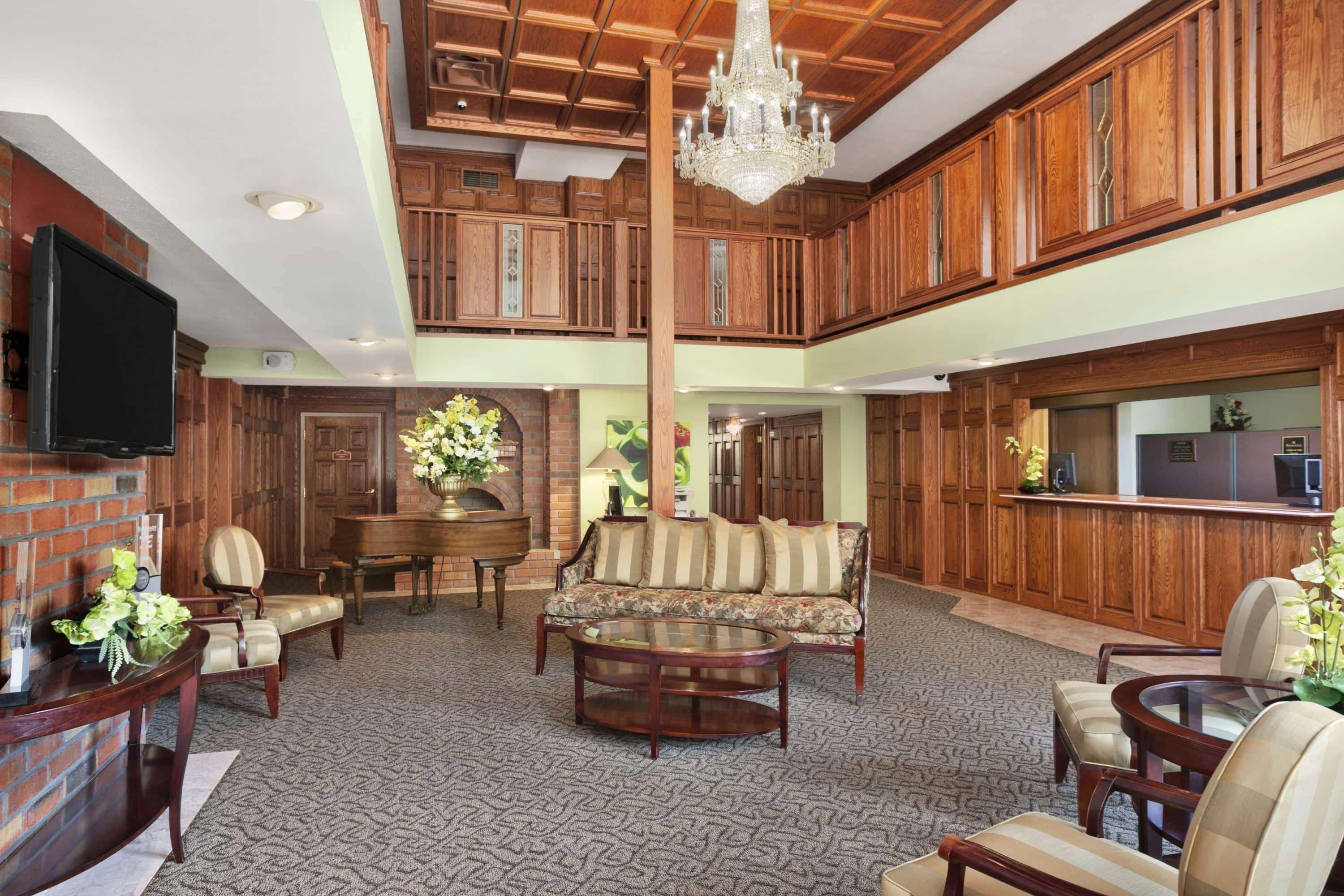 Ramada By Wyndham Saginaw Hotel & Suites Dış mekan fotoğraf