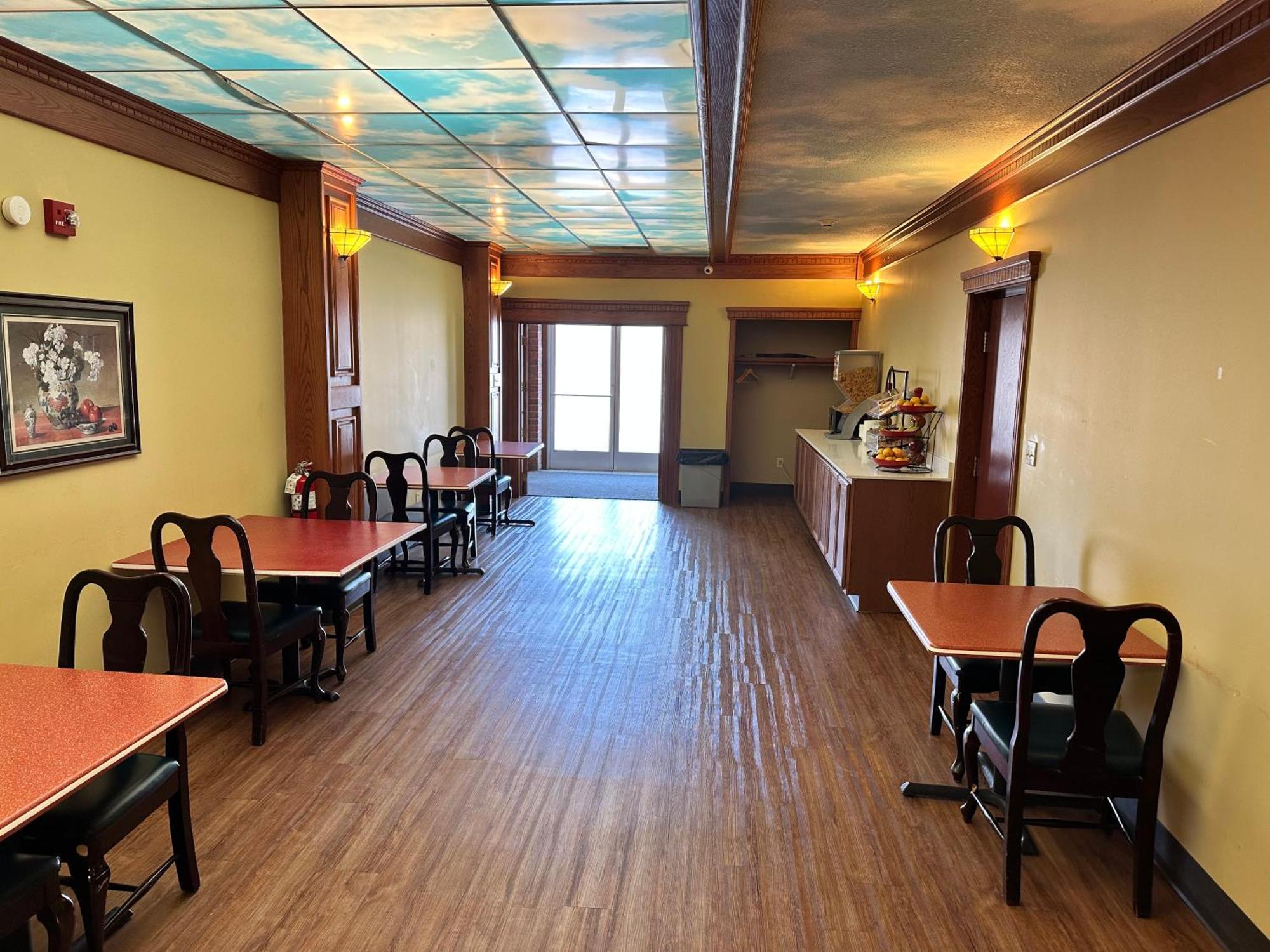 Ramada By Wyndham Saginaw Hotel & Suites Dış mekan fotoğraf