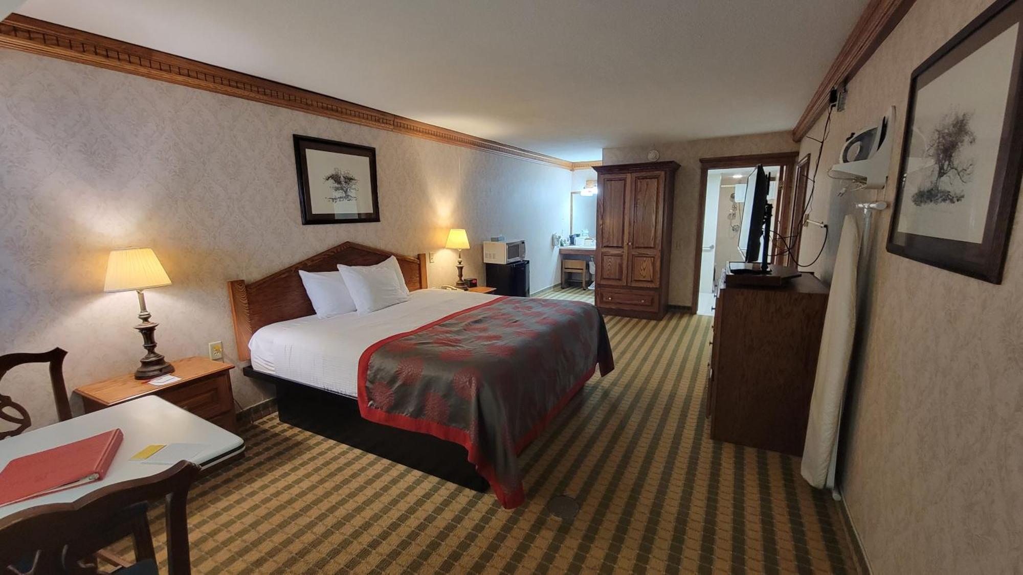 Ramada By Wyndham Saginaw Hotel & Suites Dış mekan fotoğraf