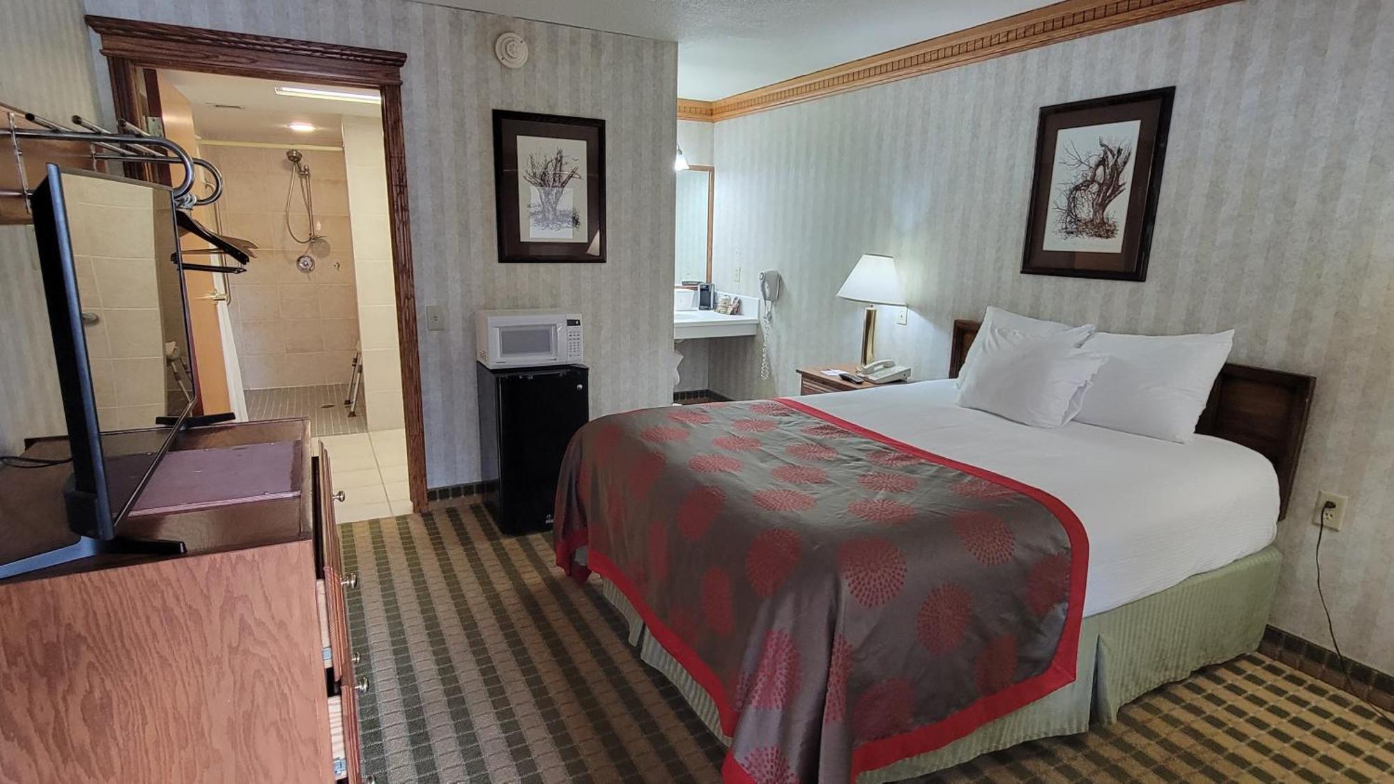 Ramada By Wyndham Saginaw Hotel & Suites Dış mekan fotoğraf