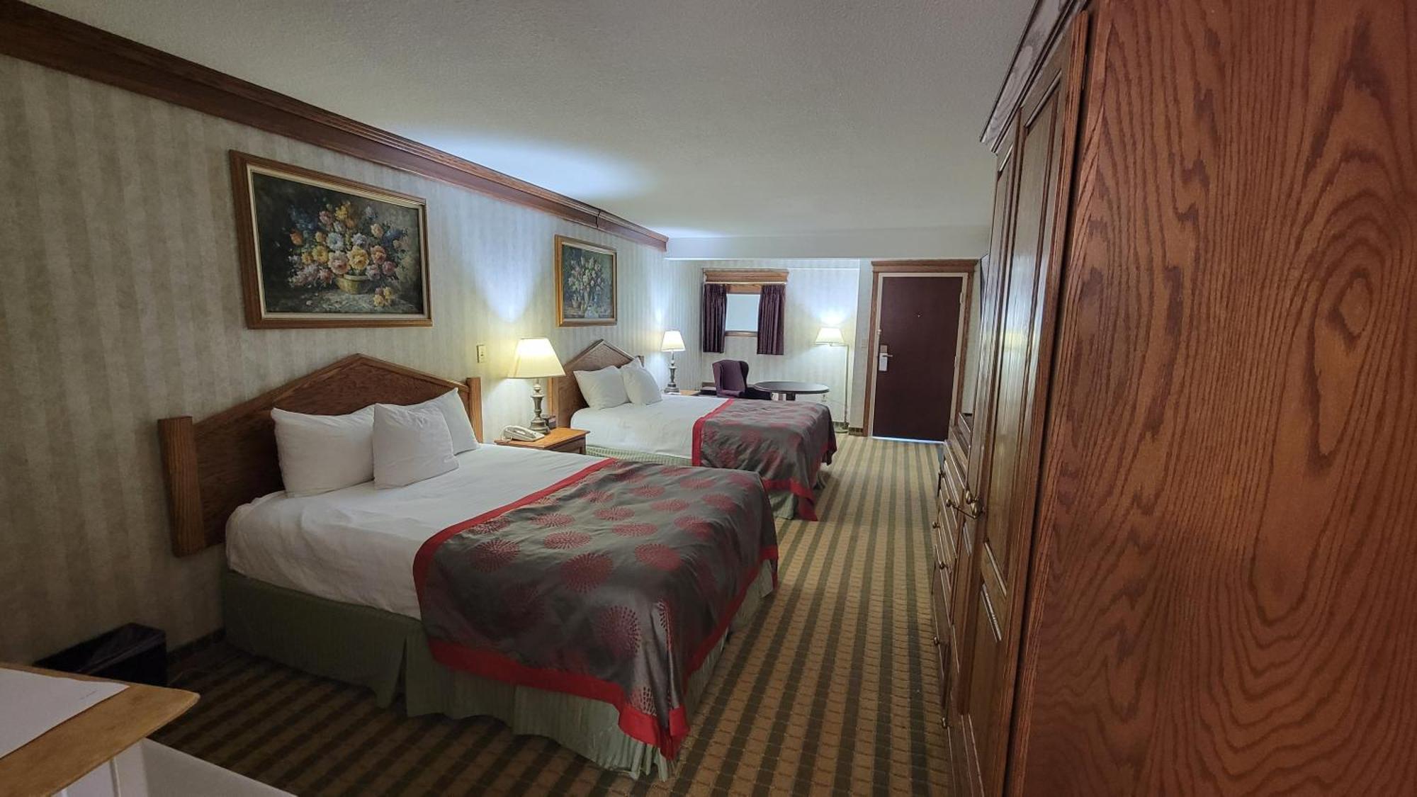 Ramada By Wyndham Saginaw Hotel & Suites Dış mekan fotoğraf